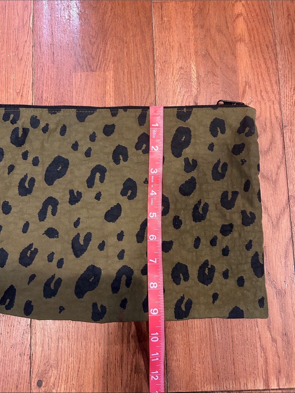 Baggu Olive Green Leopard Print Large Go Pouch Zip Pouch - Picture 5 of 8